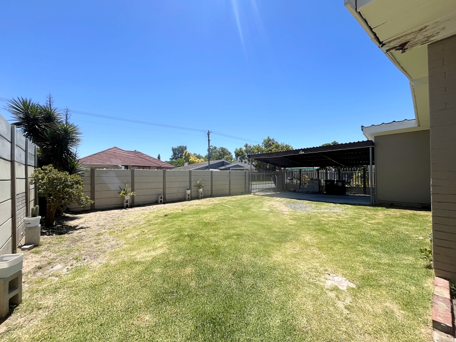 To Let 3 Bedroom Property for Rent in Windsor Park Estate Western Cape